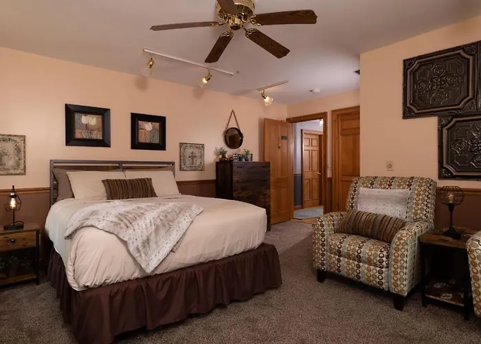 Bed & Breakfast Riverboat 4*