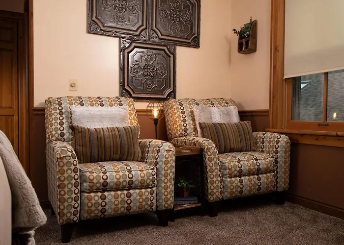 Riverboat Bed & Breakfast