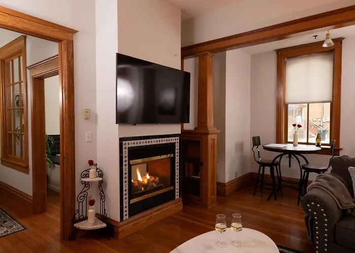 Riverboat Bed & Breakfast Galena