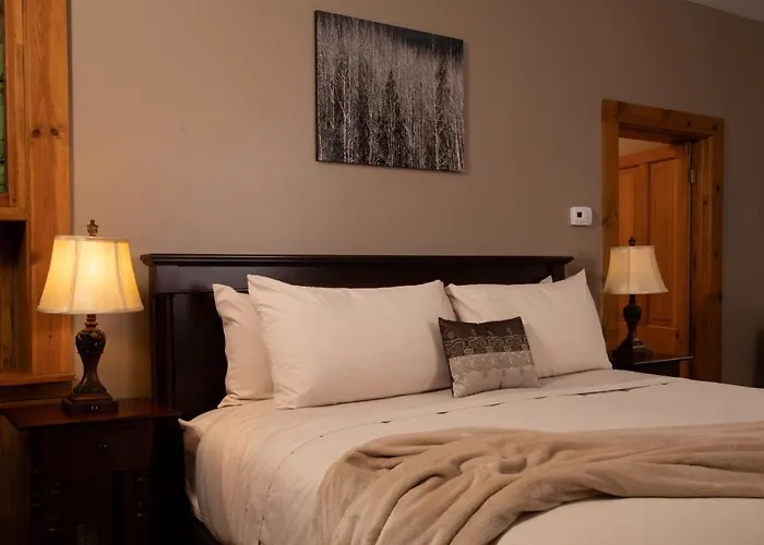 Bed & Breakfast Riverboat 4*