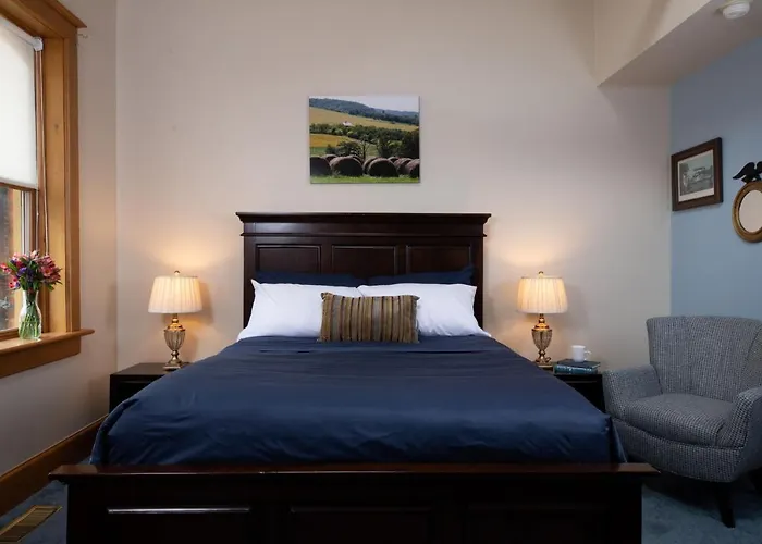 Riverboat Bed & Breakfast 4*