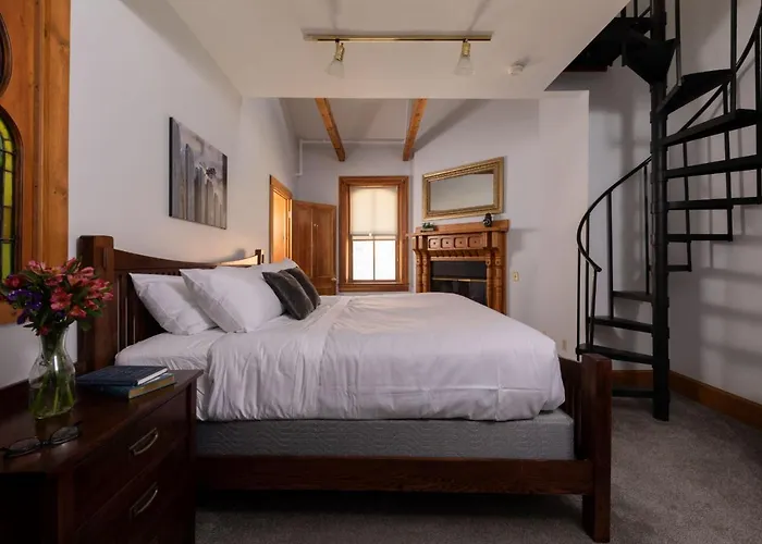 Riverboat Bed & Breakfast Galena