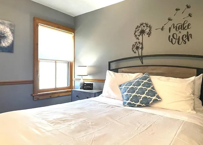 Bed & Breakfast Riverboat 4*